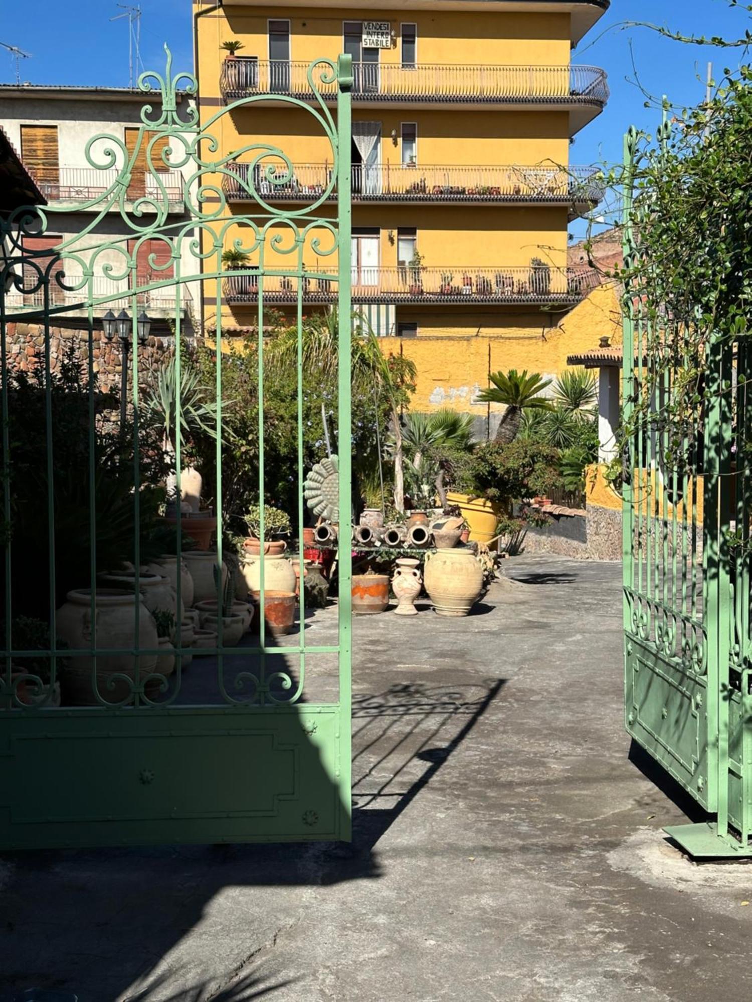 Вилла Garden Of Bitter Катания Экстерьер фото